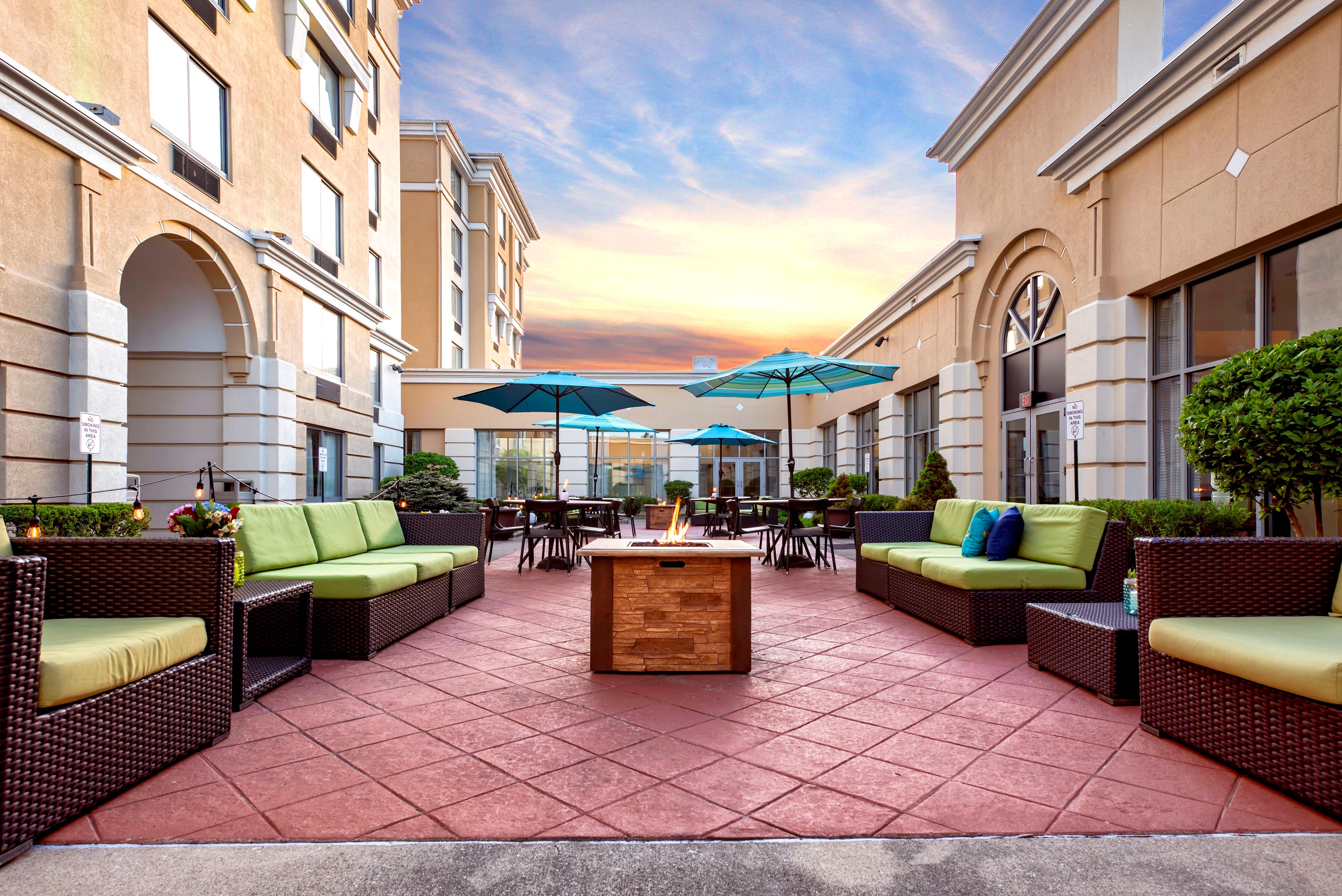 Holiday Inn Indianapolis North-Carmel By Ihg Exterior photo