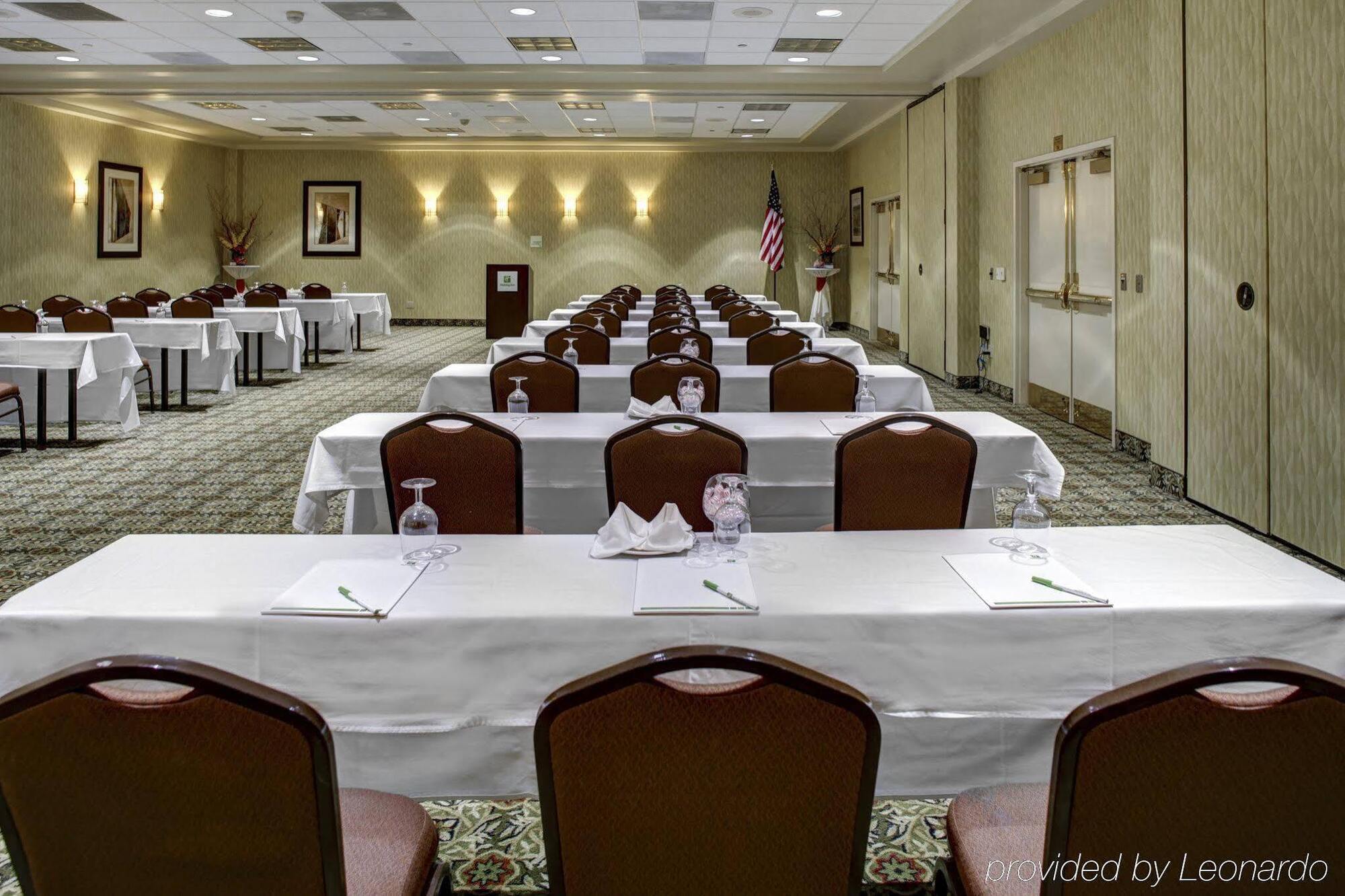Holiday Inn Indianapolis North-Carmel By Ihg Exterior photo